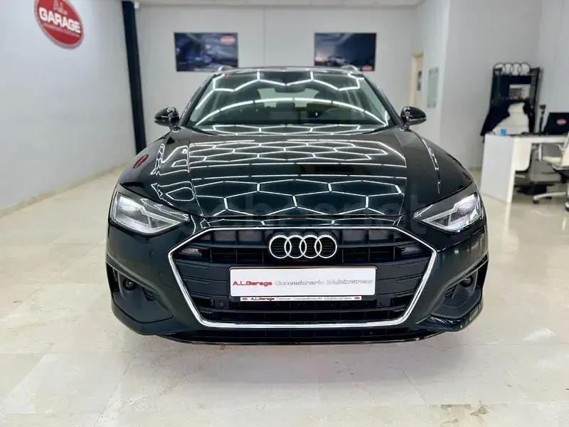Usado Audi A4 Advanced Plus 163 HP (119 kW) 2022 Preto Carrinha