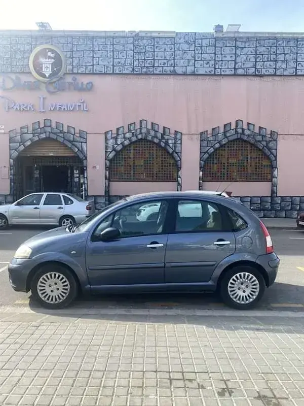 Usado Citroën C3 90 CV (66 kW) 2007 Gris Utilitario