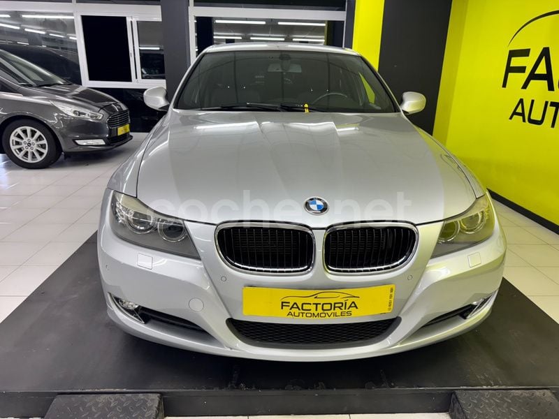 Usado BMW 318 Sport Line 143 CV (105 kW) 2011 Gris / plata Familiar