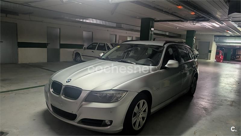 Usado BMW 318 Comfort Edition 143 CV (105 kW) 2012 Gris / plata Familiar