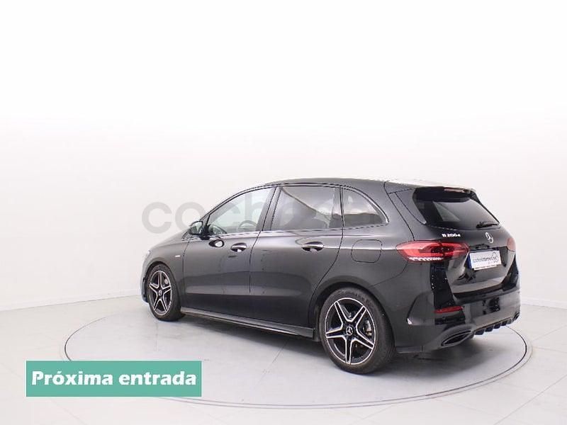 Usado Mercedes B200 150 CV (110 kW) 2024 Negro Monovolumen