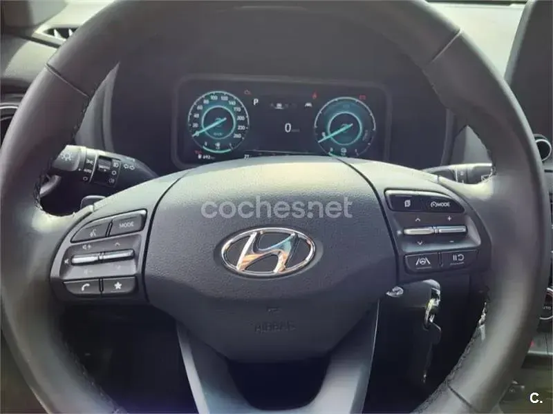 Usado Hyundai Kona 141 CV (103 kW) 2023 Gris / plata SUV