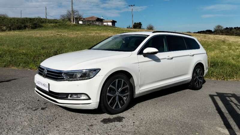 Blanco Usado 2015 VW Passat Advance Familiar | 11.990 € (Un poco caro) - Imagen 1/4