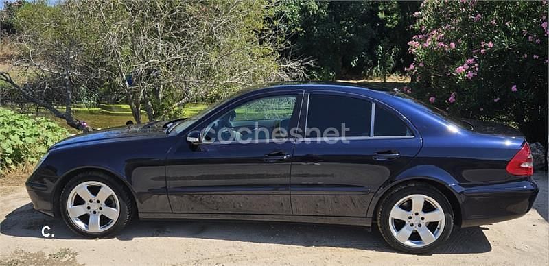 Azul Usado 2003 Mercedes E220 Classic Berlina | 7100 € (Precio justo) - Imagen 1/4