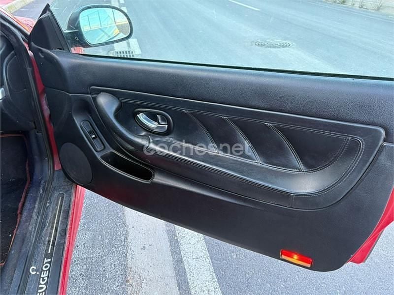 Usado Peugeot 406 Coupe 136 CV (100 kW) 2003 Rojo Coupe