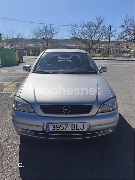 Usado Opel Astra Comfort 100 CV (73 kW) 2000 Gris / plata Berlina
