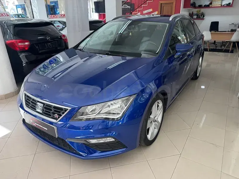 Usado Seat Leon FR 150 CV (110 kW) 2018 Azul Familiar