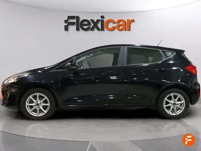 Usado Ford Fiesta Trend 85 CV (62 kW) 2018 Negro Utilitario