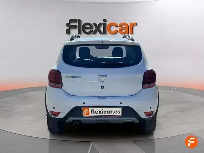 Usado Dacia Sandero Comfort 90 CV (66 kW) 2019 Blanco