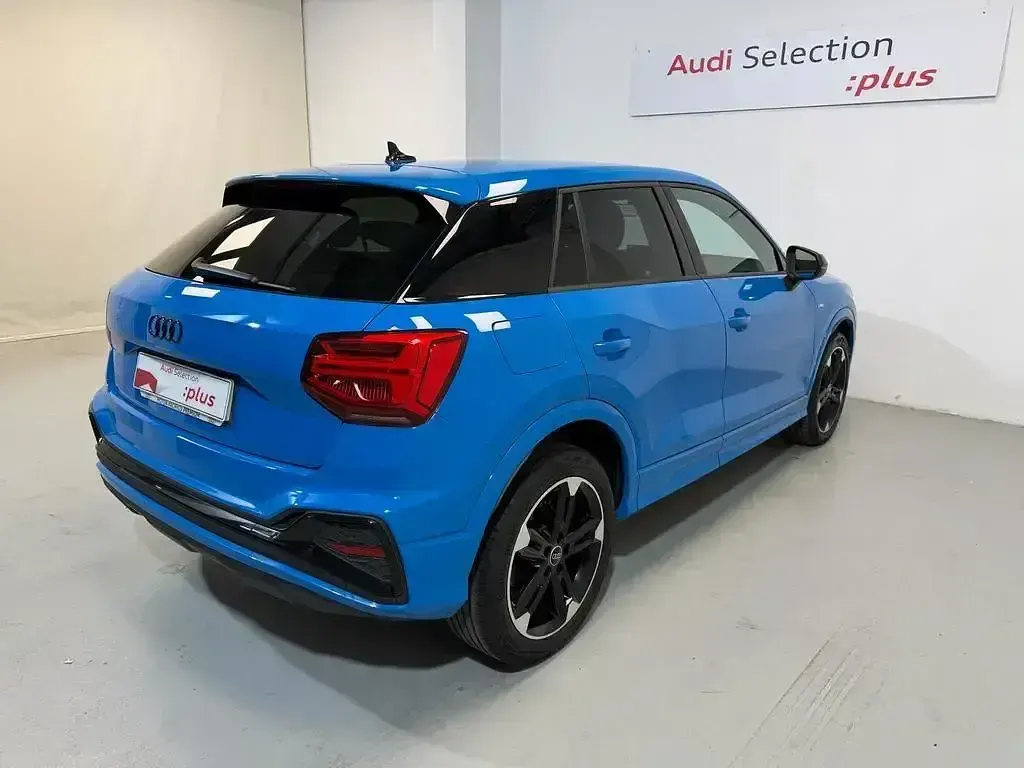 Usado Audi Q2 110 CV (80 kW) 2023 Azul SUV