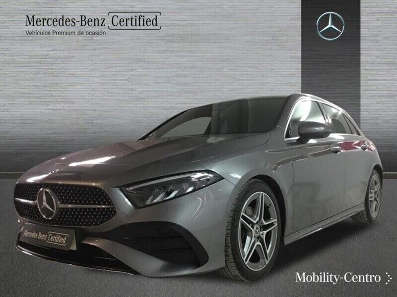 Gris montaña Usado 2024 Mercedes A180 AMG line | 32.900 € (Precio justo) - Imagen 1/4
