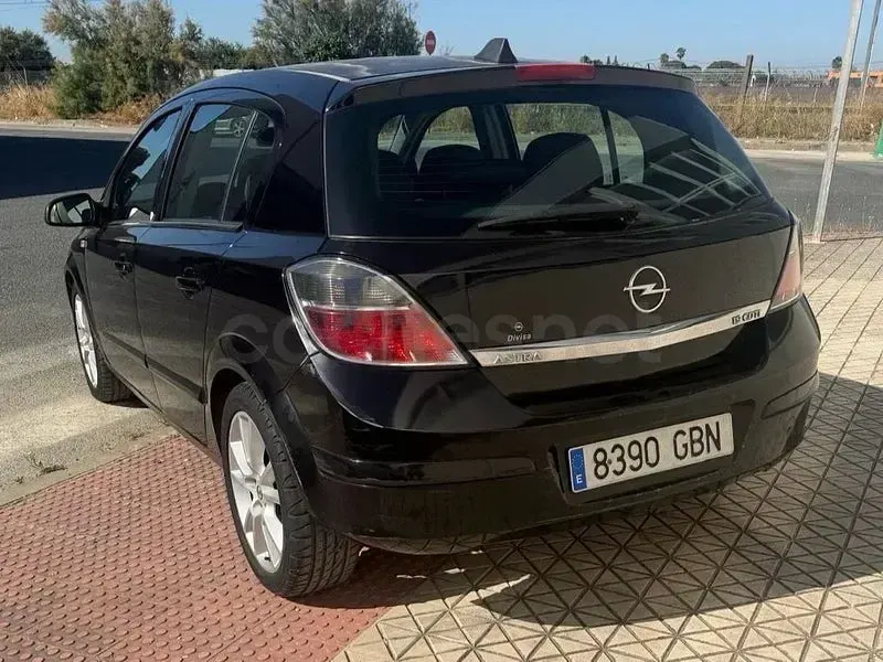 Usado Opel Astra Enjoy 120 CV (88 kW) 2008 Negro Berlina