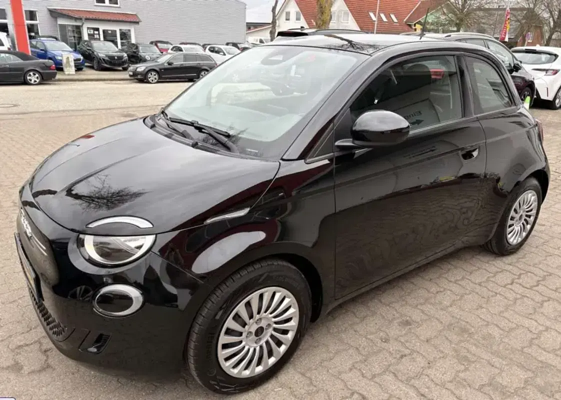 Usado Fiat 500e Action 69 kW (95 CV) 2021 Negro Utilitario