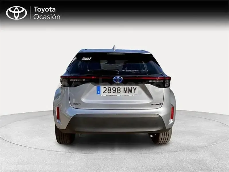 Usado Toyota Yaris Cross Active 116 CV (85 kW) 2024 Gris / plata SUV