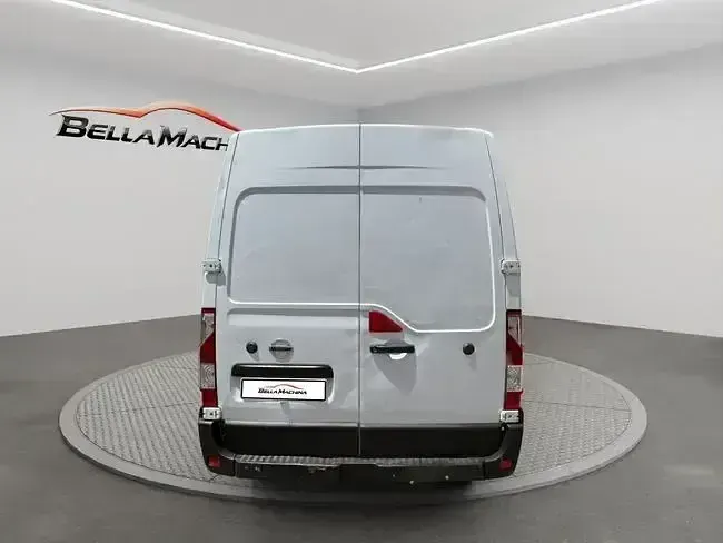 Usado Nissan Interstar 136 CV (100 kW) 2023 Blanco Van