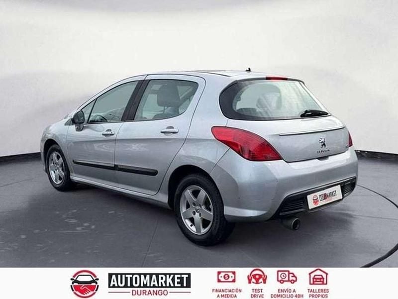 Usado Peugeot 308 Allure 120 CV (88 kW) 2011 Gris Utilitario