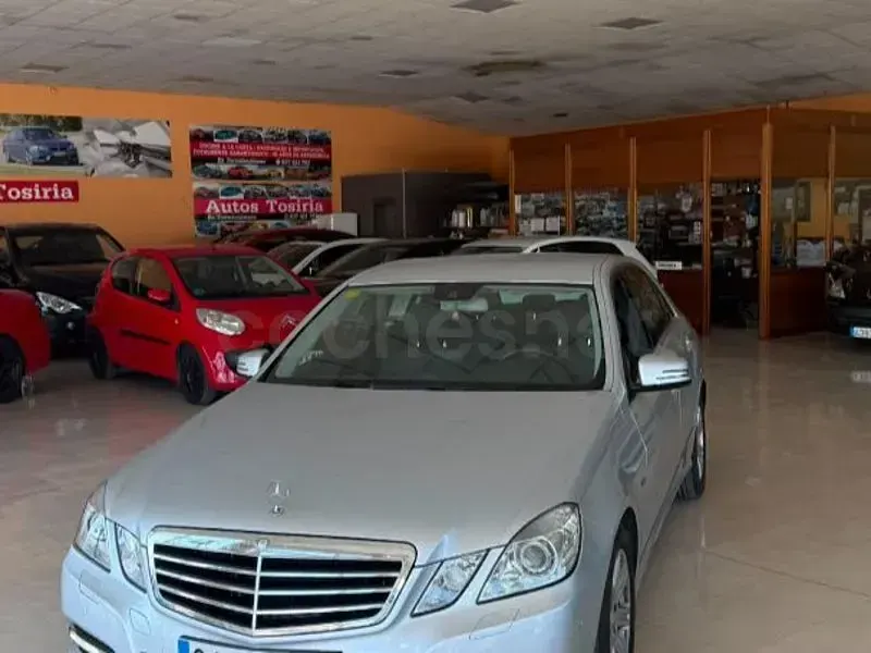 Usado Mercedes E220 170 CV (125 kW) 2010 Gris / plata Berlina