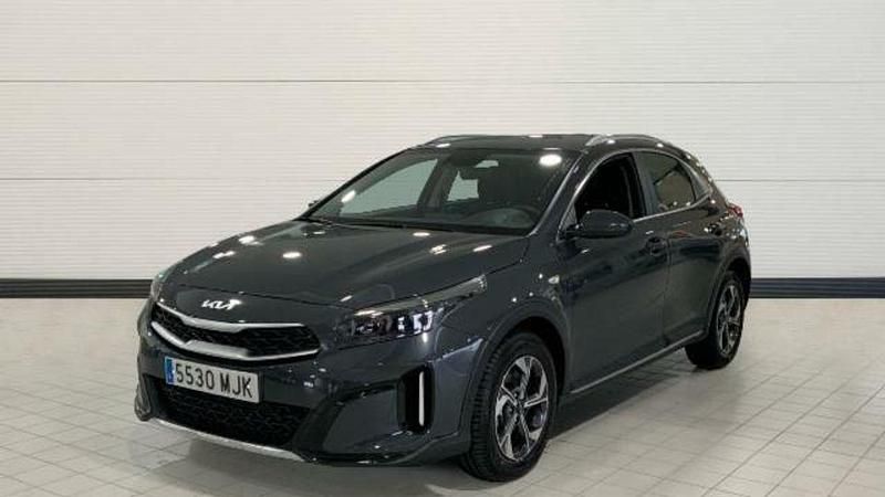 Usado Kia XCeed 120 CV (88 kW) 2023 Gris SUV