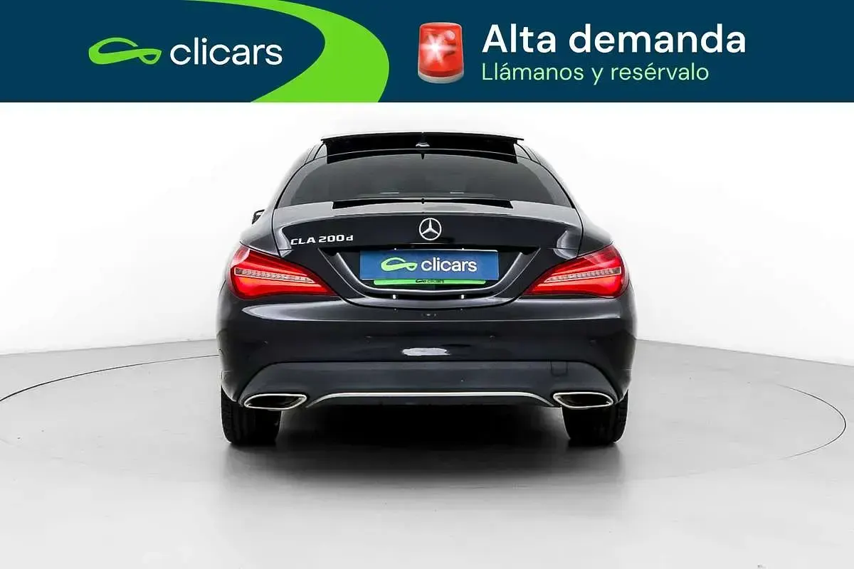 Usado Mercedes CLA200 136 CV (100 kW) 2018 Negro Coupe