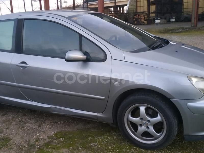 Gris / plata Usado 2004 Peugeot 307 Berlina | 2700 € (Precio justo) - Imagen 1/4