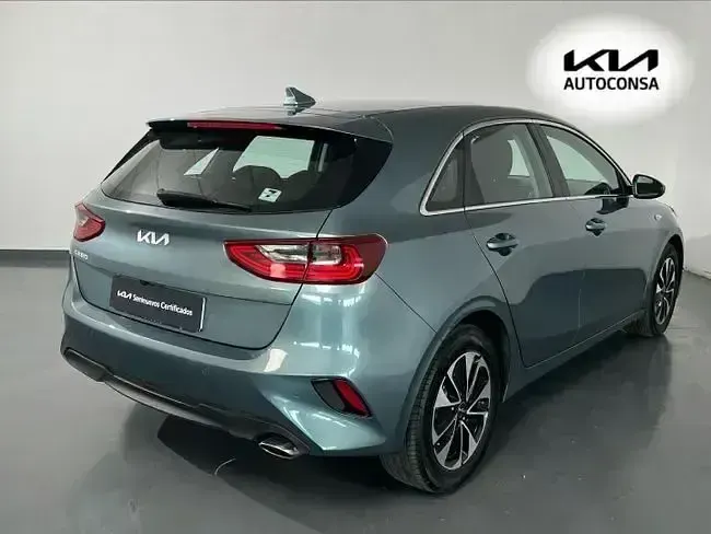 Usado Kia Ceed 101 CV (74 kW) 2025 Azul Utilitario