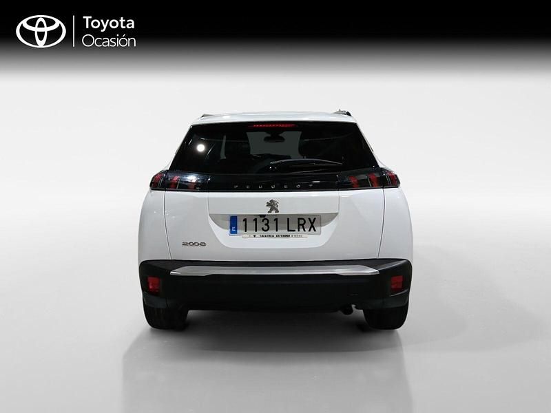 Usado Peugeot 2008 Allure 100 CV (73 kW) 2021 Blanco SUV