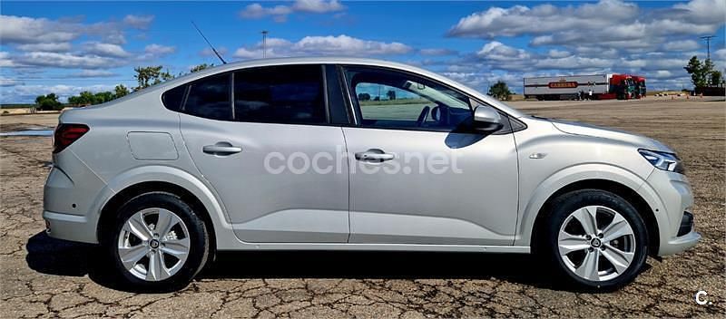 Usado Dacia Logan Comfort 100 CV (73 kW) 2021 Gris / plata Berlina