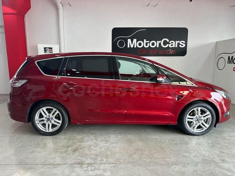 Usado Ford S-MAX Titanium 150 CV (110 kW) 2016 Granate Monovolumen