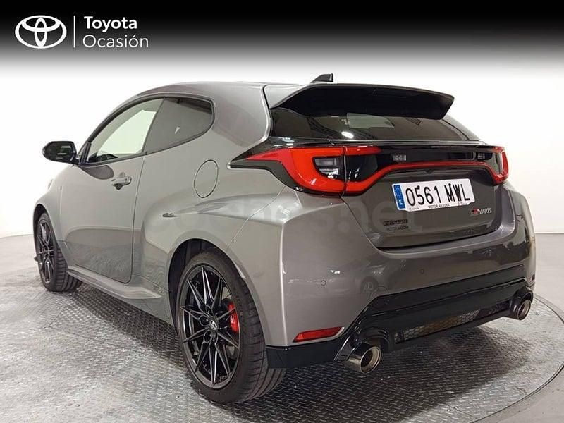 Usado Toyota Yaris 276 CV (202 kW) 2024 Gris / plata Utilitario