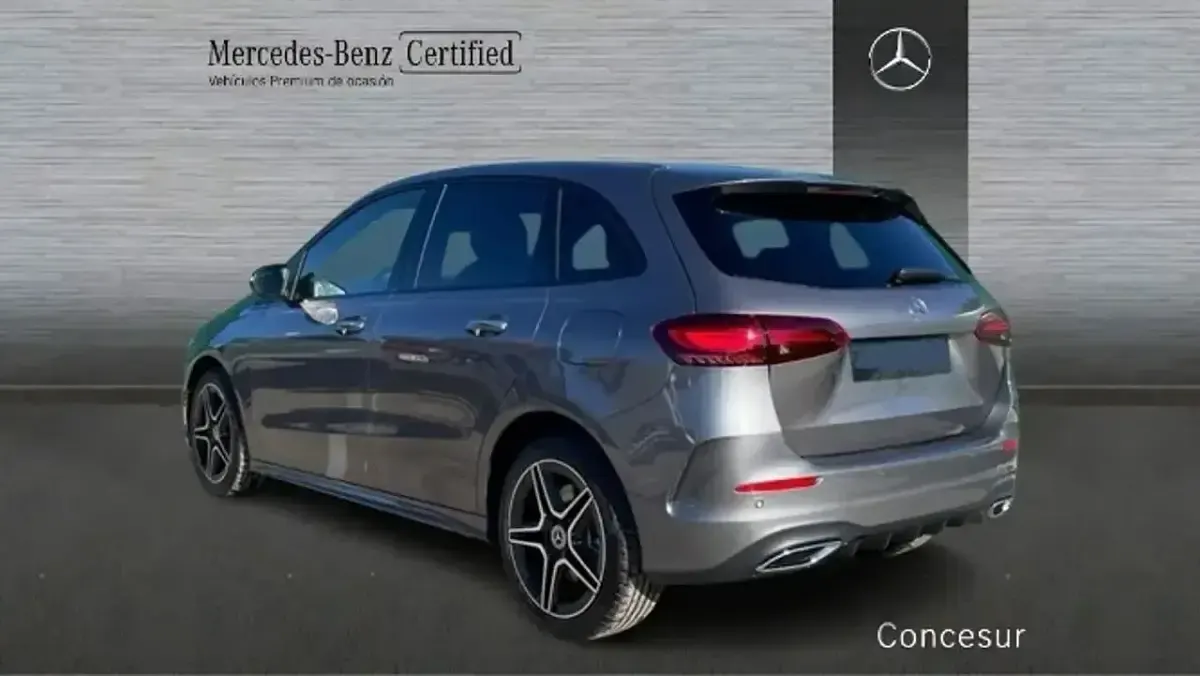 Usado Mercedes B200 149 CV (109 kW) 2024 Gris Utilitario