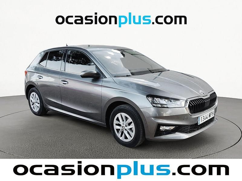 Usado Skoda Fabia Selection 95 CV (69 kW) 2024 Gris Utilitario