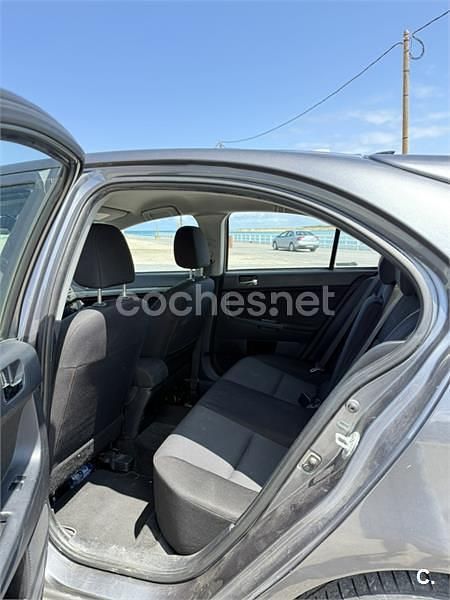 Gris / plata Usado 2009 Mitsubishi Lancer Sportback Invite Berlina | 6000 € - Imagen 1/1