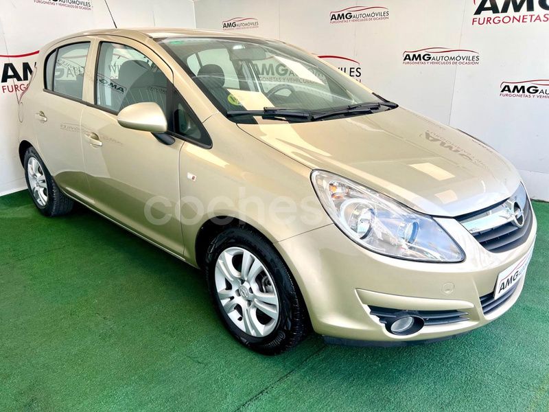 Beige Usado 2010 Opel Corsa Cosmo Berlina | 4900 € (Precio justo) - Imagen 1/4