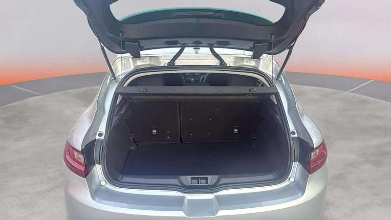 Usado Renault Mégane IV Business 140 CV (102 kW) 2020 Gris Utilitario