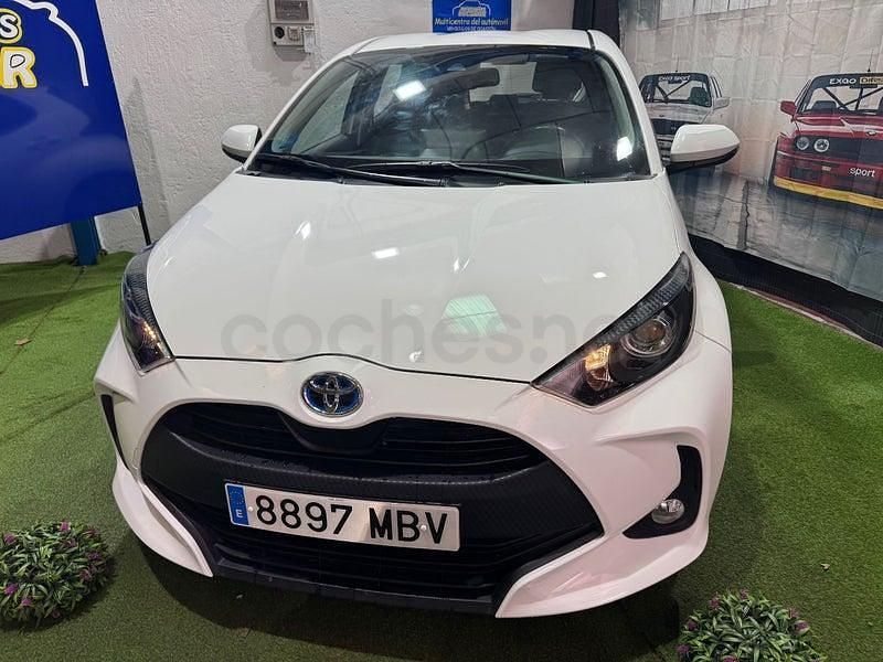 Usado Toyota Yaris Hybrid Active 116 CV (85 kW) 2024 Blanco Berlina