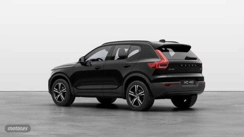 Negro Nuevo 2025 Volvo XC40 Plus SUV | 41.700 € - Imagen 1/4