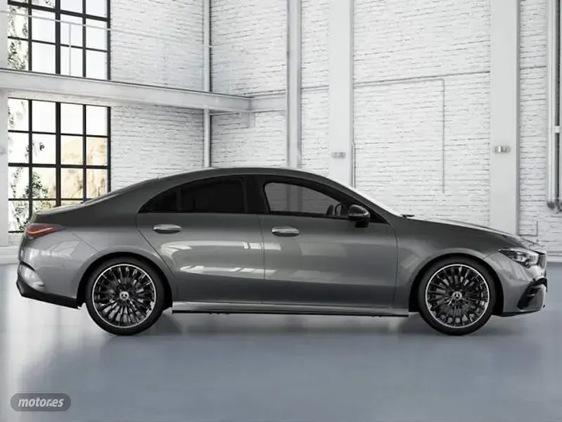 Usado Mercedes CLA220 190 CV (139 kW) 2024 Gris Coupe