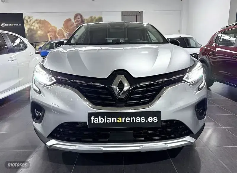 Usado Renault Captur Zen 145 CV (106 kW) 2022 Gris SUV