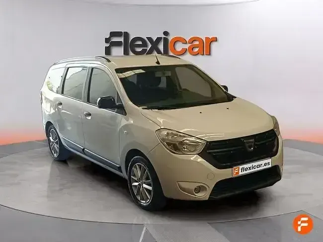 Usado Dacia Lodgy Comfort 115 CV (84 kW) 2022 Blanco Monovolumen