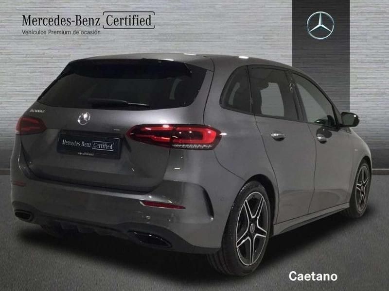 Usado Mercedes B200 150 CV (110 kW) 2021 Gris Monovolumen