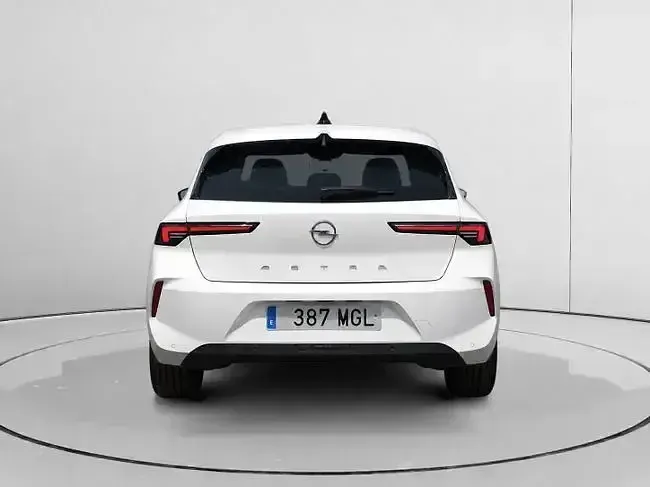 Usado Opel Astra Edition 130 CV (95 kW) 2023 Blanco Utilitario