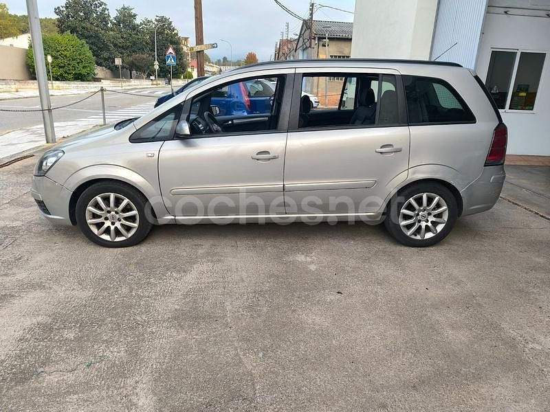 Usado Opel Zafira Cosmo 150 CV (110 kW) 2007 Beige Monovolumen