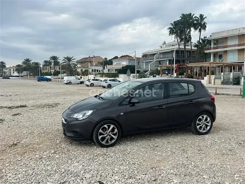 Usado Opel Corsa Selective 90 CV (66 kW) 2015 Gris / plata Utilitario