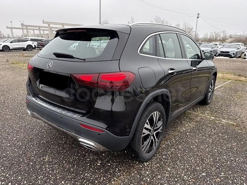 Usado Mercedes GLA250 218 CV (160 kW) 2023 Negro SUV