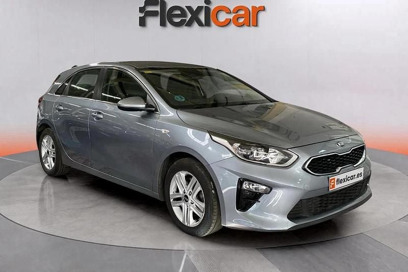 Gris Usado 2020 Kia Ceed Berlina | 12.490 € (Super precio) - Imagen 1/4
