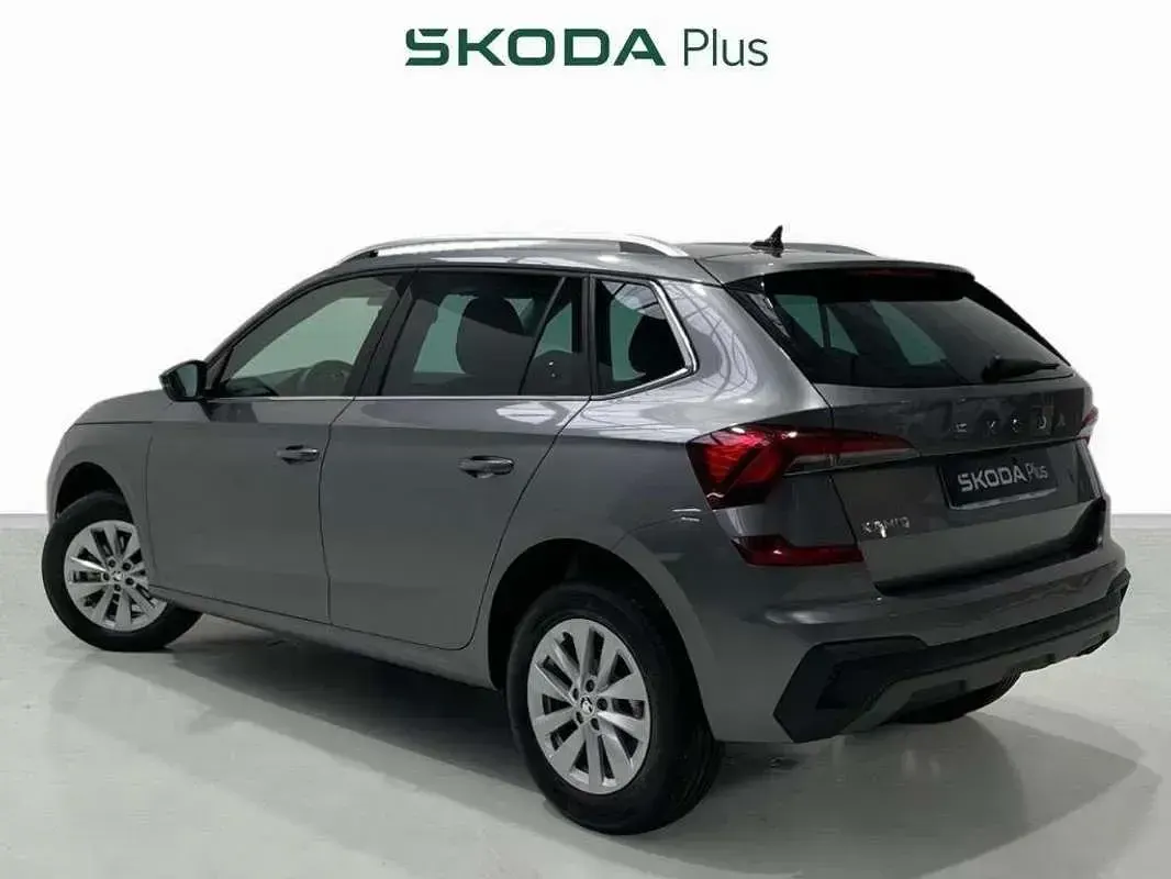 Usado Skoda Kamiq Selection 116 CV (85 kW) 2025 Gris SUV