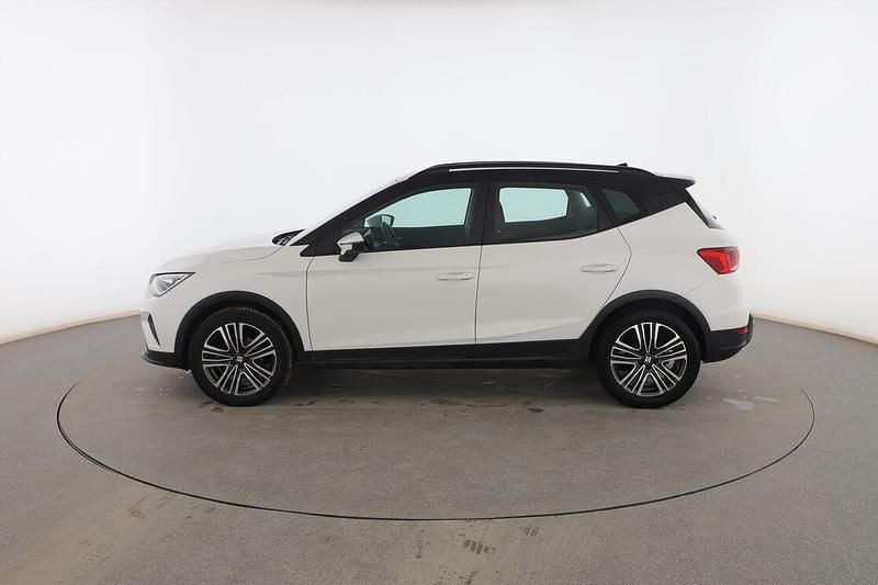 Usado Seat Arona Style 110 CV (80 kW) 2022 Blanco SUV