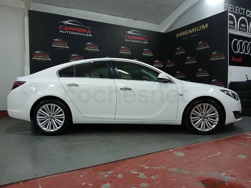 Usado Opel Insignia Excellence 140 CV (102 kW) 2015 Blanco Berlina