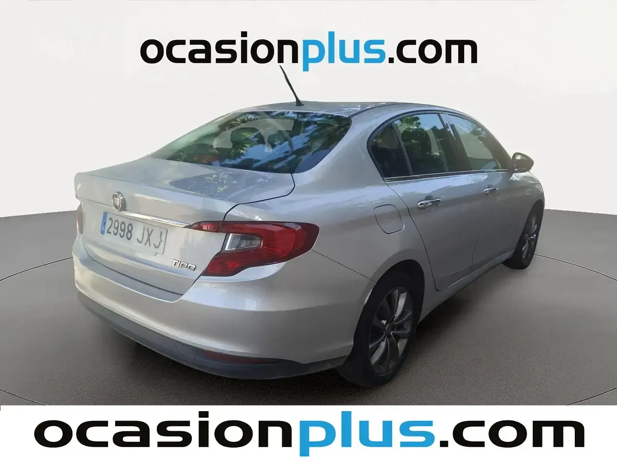 Usado Fiat Tipo Lounge 95 CV (69 kW) 2017 Gris plata Monovolumen
