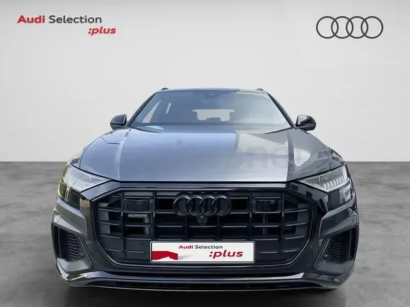 Usado Audi Q8 340 CV (250 kW) 2023 Gris / plata SUV